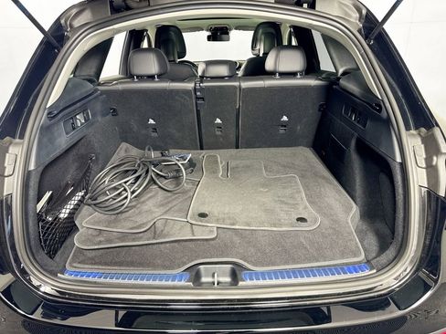 Used 2025 Mercedes-Benz GLC 350e 4MATIC image 33