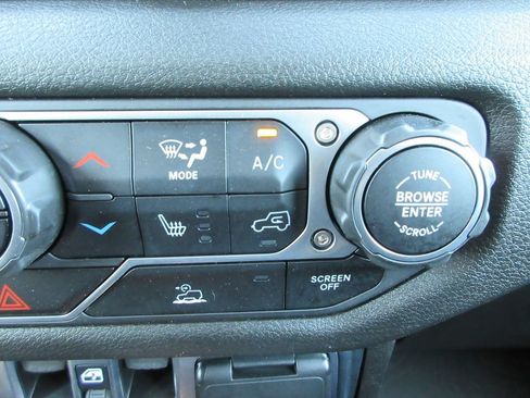 Used 2024 Jeep Wrangler Unlimited Sport AWD/4WD image 35