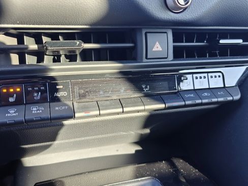 Used 2025 Toyota Crown Signia image 13