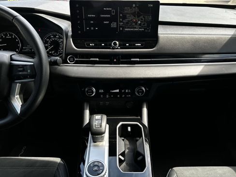 Used 2025 Mitsubishi Outlander SE FWD image 7