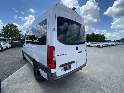 Used 2022 Mercedes-Benz Sprinter 2500 image 14