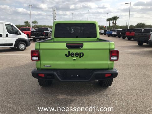 New 2025 Jeep Gladiator Sport image 6