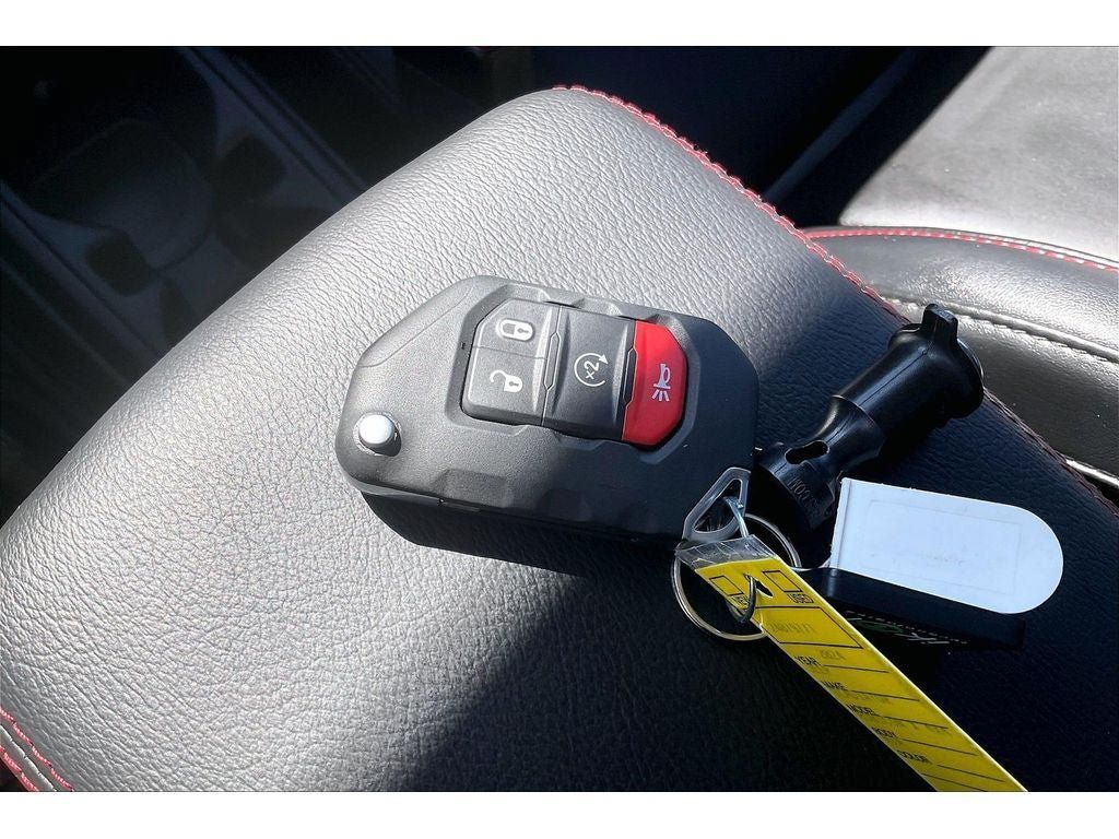 Used 2024 Jeep Gladiator Rubicon AWD/4WD image 14