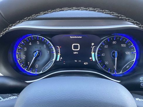 New 2026 Chrysler Pacifica Select AWD/4WD image 28