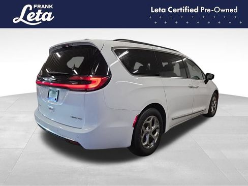 Used 2023 Chrysler Pacifica Limited FWD image 6