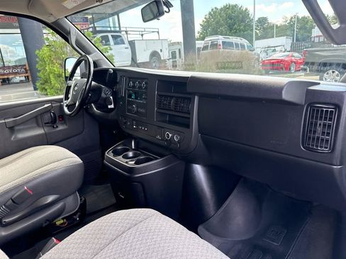 Used 2018 Chevrolet Express 2500 LT w/ LT Preferred Equipment Group RWD image 22