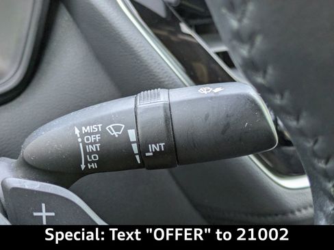 Used 2022 Toyota Corolla SE image 29