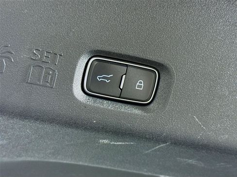 Used 2025 Ford Expedition Max Platinum w/ Platinum Ultimate Package AWD/4WD image 25