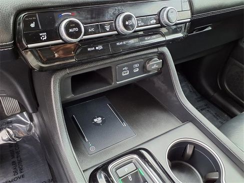 Used 2023 Honda Pilot Touring image 22