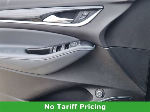 Used 2022 Buick Enclave Essence w/ Sport Touring Edition image 21