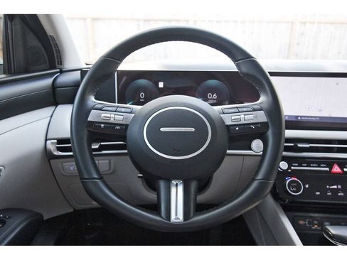 Used 2025 Hyundai Tucson SEL FWD image 17