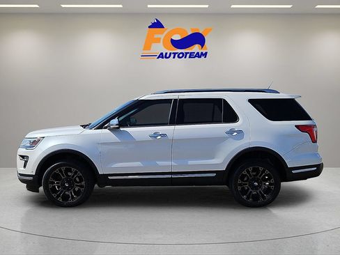 Used 2018 Ford Explorer Platinum AWD/4WD image 2