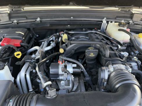Used 2023 Jeep Wrangler Unlimited Sport AWD/4WD image 18