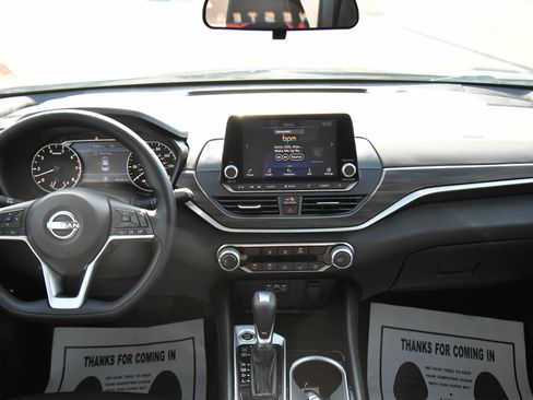 Used 2024 Nissan Altima 2.5 SV image 33