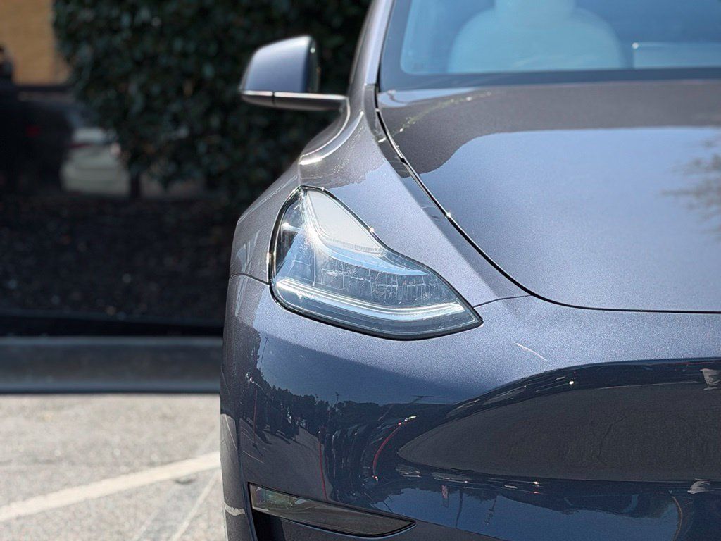 Used 2023 Tesla Model Y Long Range AWD/4WD image 4
