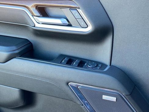 Used 2025 Chevrolet Silverado 1500 LT Trail Boss w/ Convenience Package II image 23