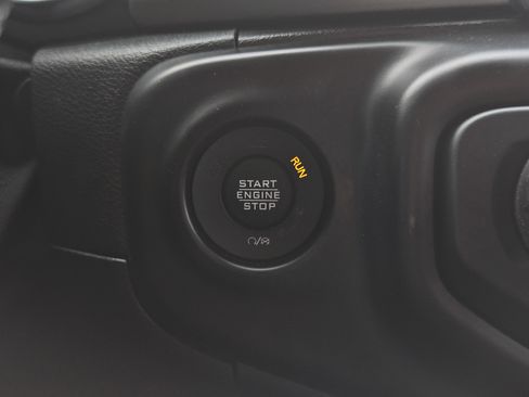 Used 2020 Jeep Wrangler Sport image 18