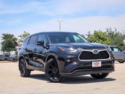 Used 2023 Toyota Highlander LE