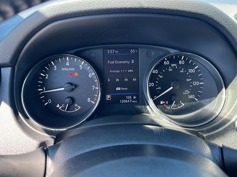 Used 2019 Nissan Rogue SV w/ Premium Package AWD/4WD image 9