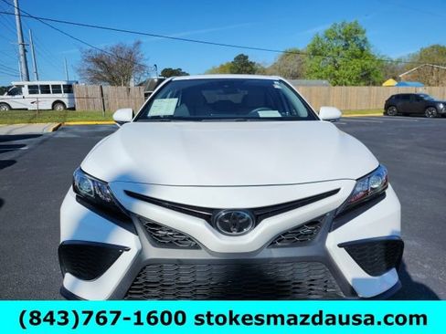 Used 2024 Toyota Camry SE image 12