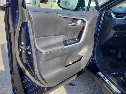 Used 2025 Toyota RAV4 XLE Premium w/ Blackout Package (GST) image 11