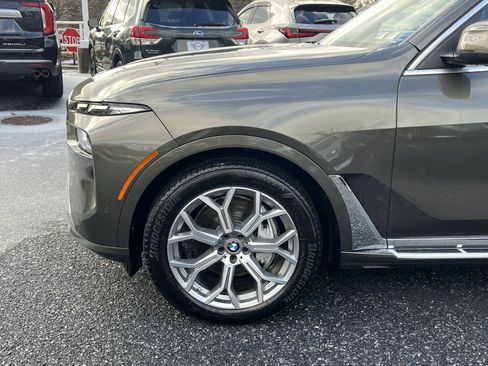 Certified 2025 BMW X7 xDrive40i w/ Premium Package image 4