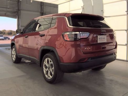Used 2025 Jeep Compass Sport AWD/4WD image 4