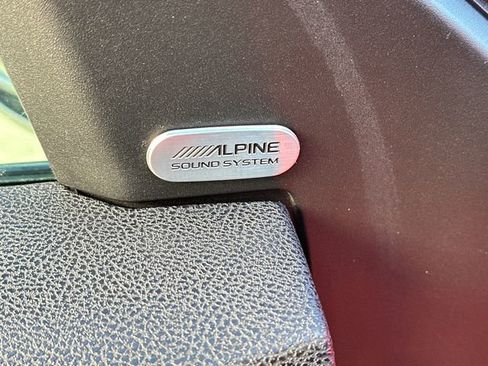 Used 2017 Dodge Charger SXT w/ Plus Group image 15