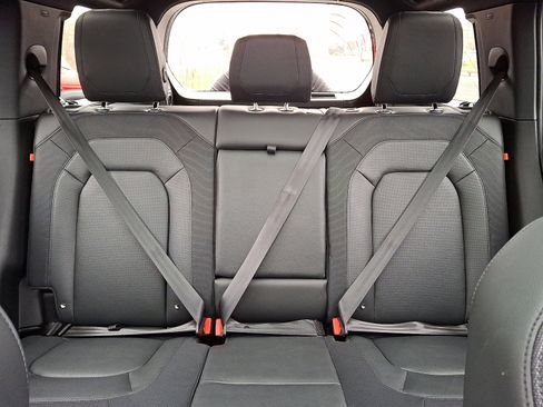 Used 2024 Land Rover Defender 110 X-Dynamic SE image 15