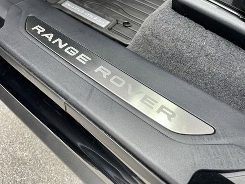 New 2026 Land Rover Range Rover Velar Dynamic SE image 39