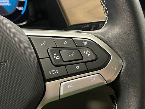 Used 2024 Volkswagen Atlas SE w/ Panoramic Sunroof Package AWD/4WD image 29