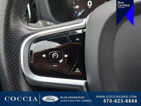 Used 2018 Volvo XC60 T5 Momentum w/ Vision Package AWD/4WD image 23