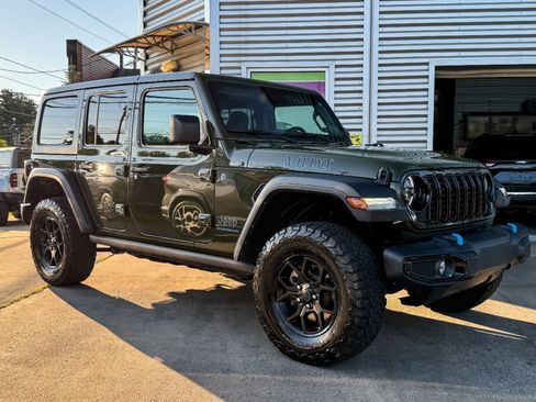 Used 2024 Jeep Wrangler Unlimited AWD/4WD image 2