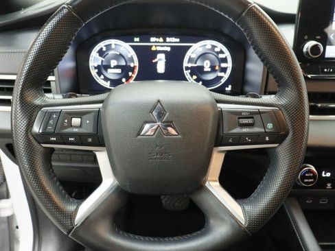 Used 2024 Mitsubishi Outlander SE FWD image 10