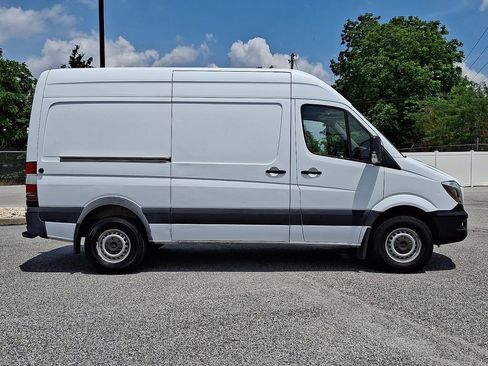 Used 2017 Mercedes-Benz Sprinter 2500 image 10