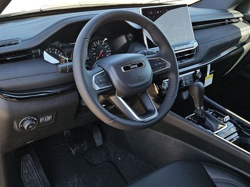 New 2026 Jeep Compass Latitude image 19