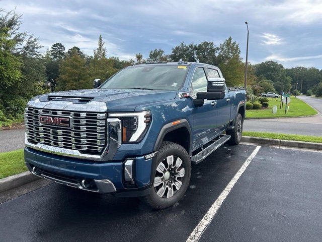 Used 2025 GMC Sierra 2500 Denali w/ Denali Reserve Package AWD/4WD image 1