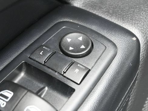 Used 2016 Jeep Grand Cherokee Laredo w/ Quick Order Package 23E AWD/4WD image 13
