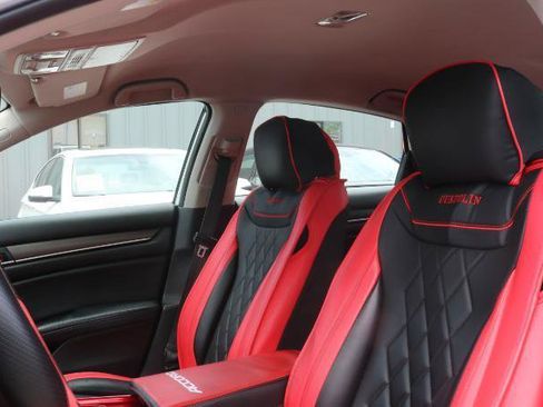 Used 2018 Honda Accord LX image 8