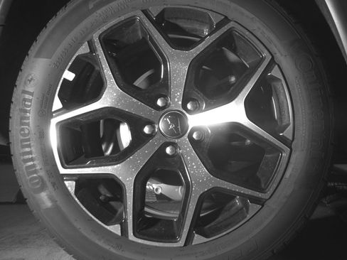 Used 2025 Jeep Compass Limited image 15