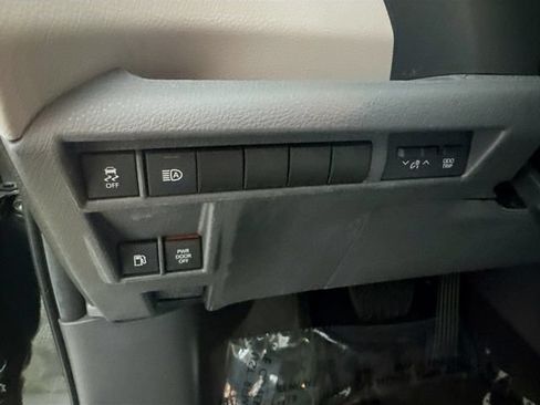 Used 2024 Toyota Sienna XLE FWD image 10