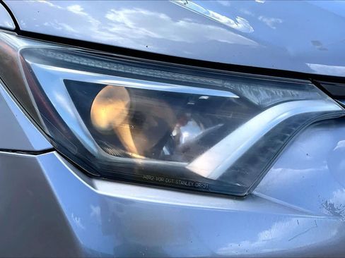 Used 2017 Toyota RAV4 LE FWD image 28