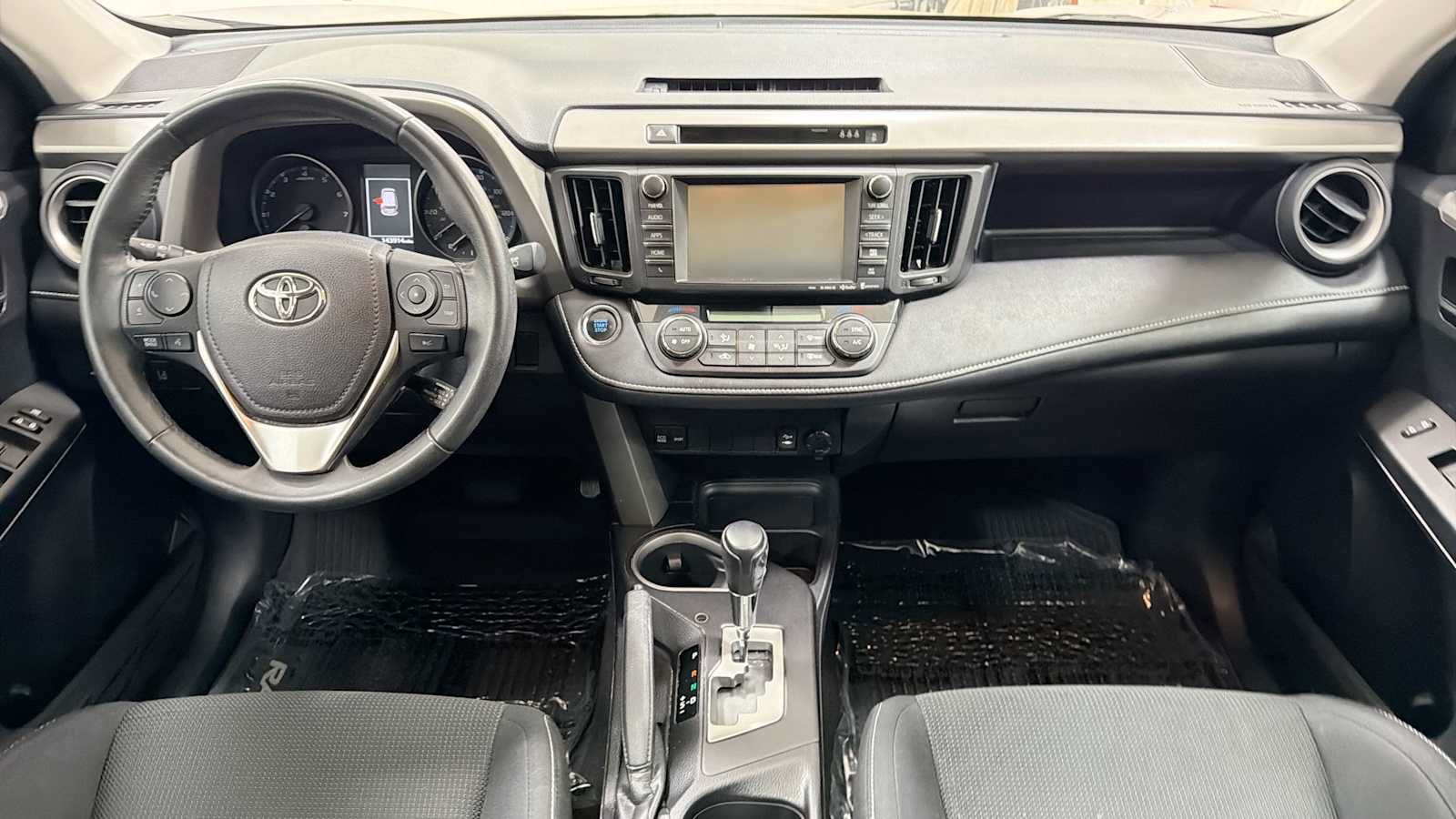 Used 2017 Toyota RAV4 XLE AWD/4WD image 27