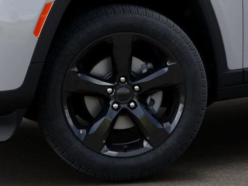 New 2026 Jeep Grand Cherokee Limited image 8