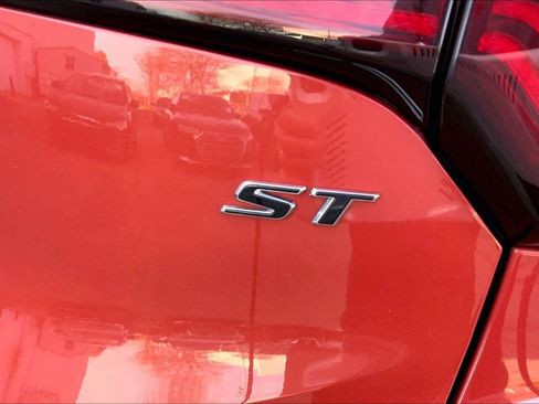 Used 2024 Buick Encore GX Sport Touring w/ Comfort Package image 22