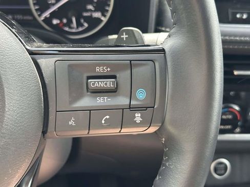 Used 2023 Nissan Rogue SL w/ SL Premium Package image 25