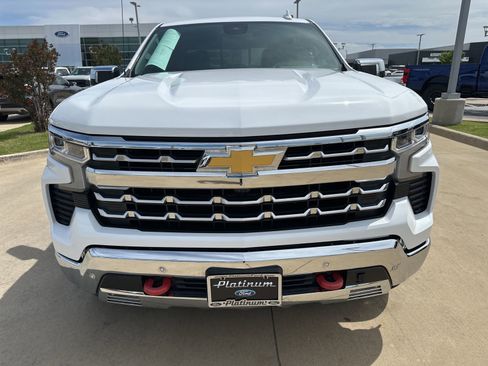 Used 2025 Chevrolet Silverado 1500 LTZ image 9