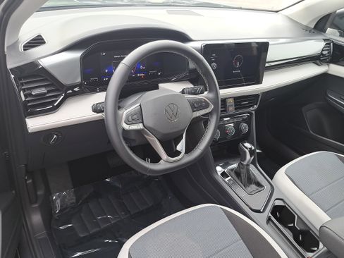 Used 2025 Volkswagen Taos S FWD image 15