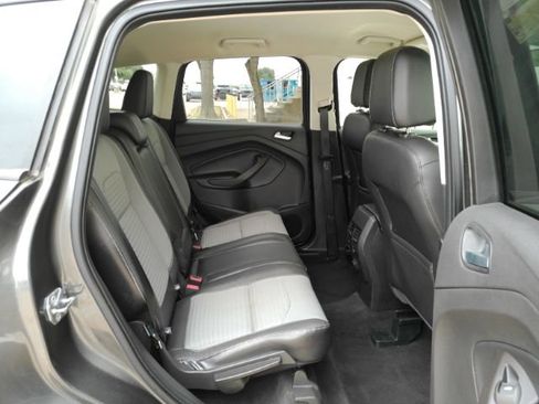 Used 2017 Ford Escape SE w/ SE Sport Appearance Package image 21