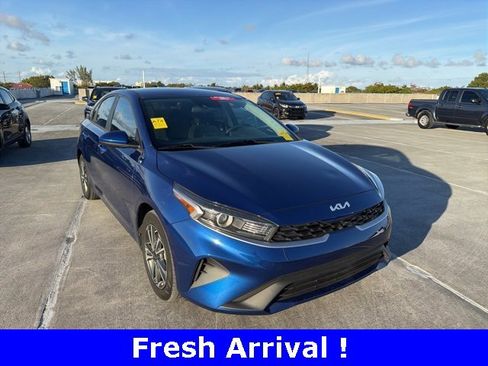 Used 2023 Kia Forte LXS image 3